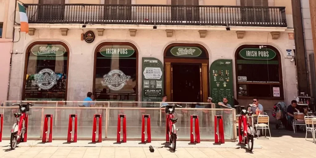 Fachada Flaherty's Irish Pub Barcelona